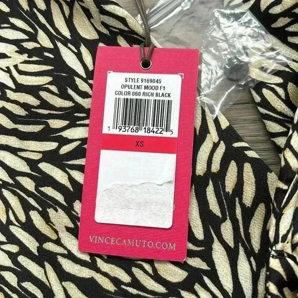 ✨🆕Vince Camuto🆕✨ | Opulent mood long sleeve blouse in cream and black - Picture 12 of 12